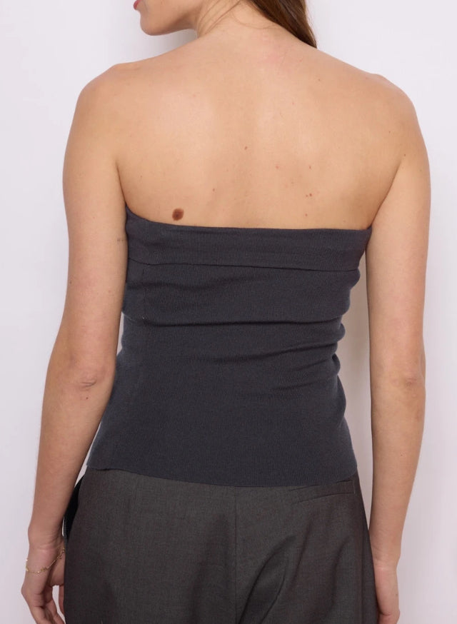 Sleeveless strapless top