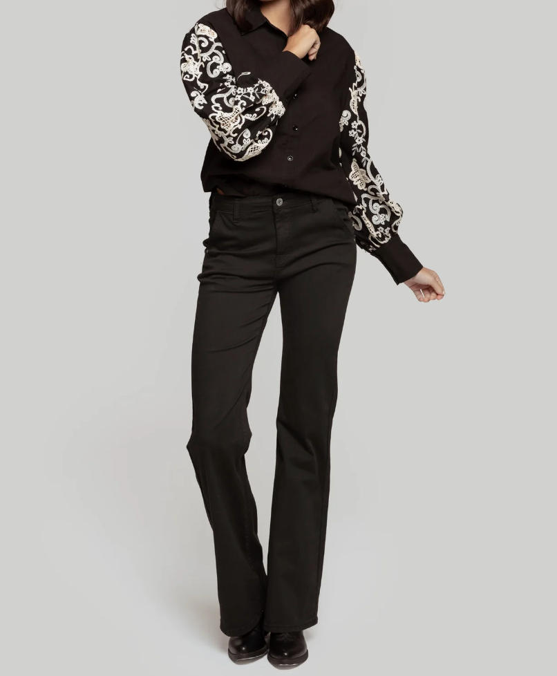 Armorias crochet blouse