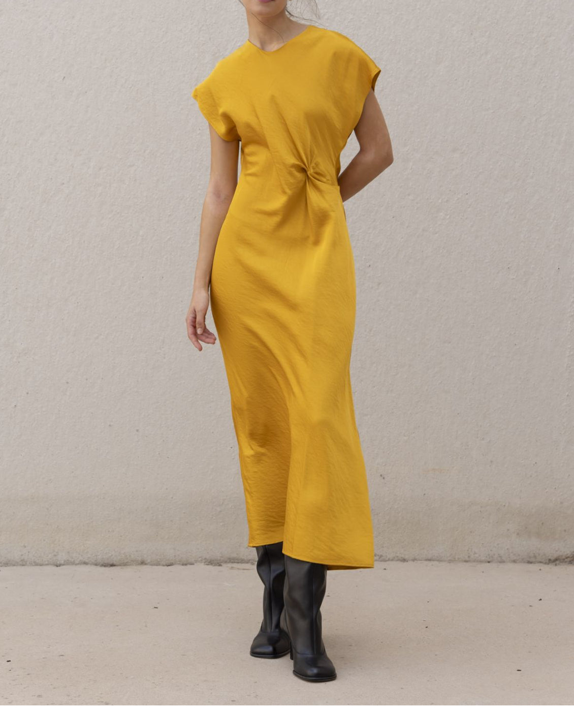 Front knot dress