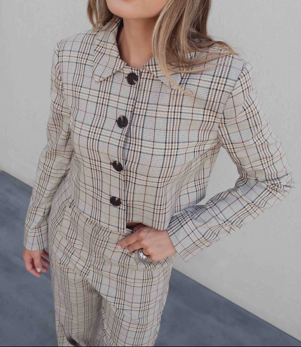 Short checked jacket