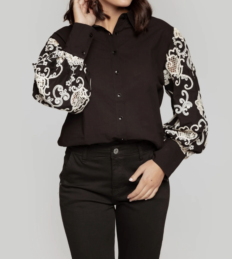 Armorias crochet blouse